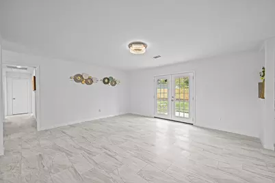 218 Southbrook Circle, Houston, TX 77060 - Photo 9