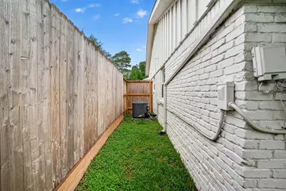 5006 Creekbend Drive, Houston, TX 77035 - Photo 47
