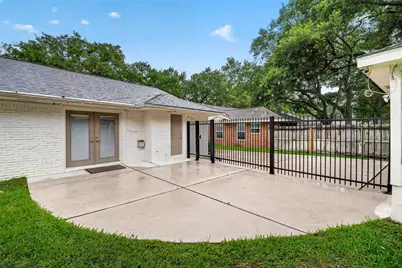 5006 Creekbend Drive, Houston, TX 77035 - Photo 41