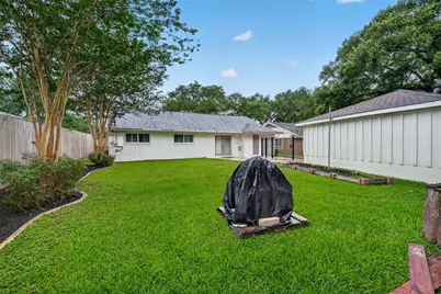 5006 Creekbend Drive, Houston, TX 77035 - Photo 45