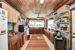 731 Marlin St, Bayou Vista, TX 77563 - Photo 5