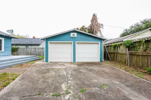 1142 Dunbar St, Houston, TX 77009 - Photo 13