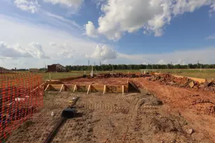 2903 Silver Forest St, Angleton, TX 77515 - Photo 3