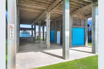964 S Selwyn Road, Crystal Beach, TX 77650 - Photo 11