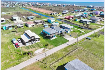 964 S Selwyn Road, Crystal Beach, TX 77650 - Photo 43