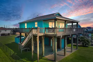 964 S Selwyn Rd, Crystal Beach, TX 77650 - Photo 1