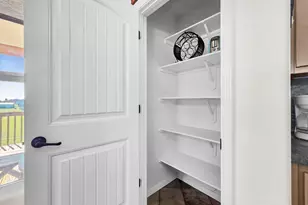 964 S Selwyn Rd, Crystal Beach, TX 77650 - Photo 37