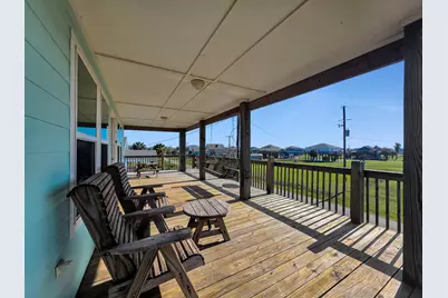 964 S Selwyn Road, Crystal Beach, TX 77650 - Photo 9