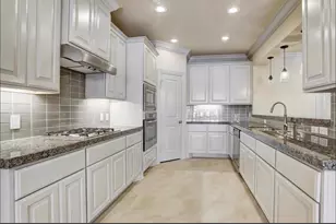 13621 Teal Bluff Ln, Houston, TX 77077 - Photo 3