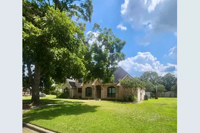 215 Ridgemont Drive, Alvin, TX 77511 - Photo 3