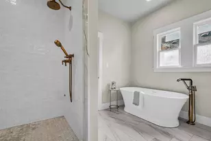 2602 Whitney St, Houston, TX 77006 - Photo 27