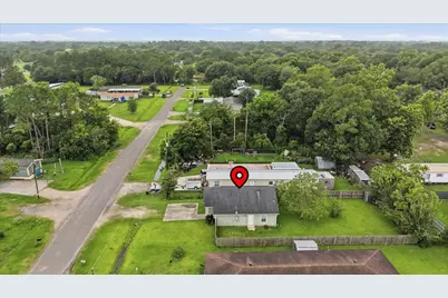 228 W Elm Avenue, Winnie, TX 77665 - Photo 23