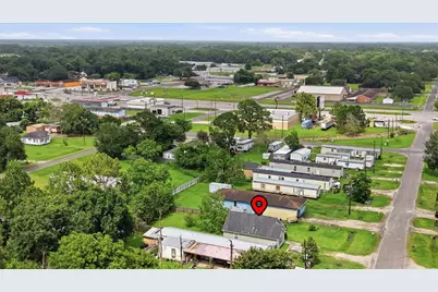 228 W Elm Avenue, Winnie, TX 77665 - Photo 25