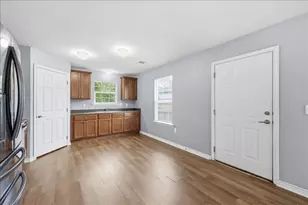 228 W Elm Ave, Winnie, TX 77665 - Photo 7