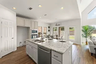 4534 Montcliff Bend Ln, Sugar Land, TX 77479 - Photo 13