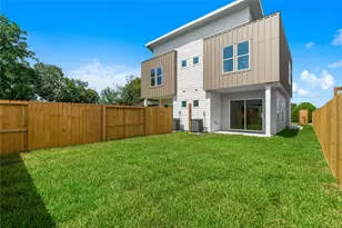8205 Parnell St, Houston, TX 77051 - Photo 27