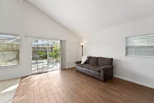 7715 Candlegreen Ln, Houston, TX 77071 - Photo 11