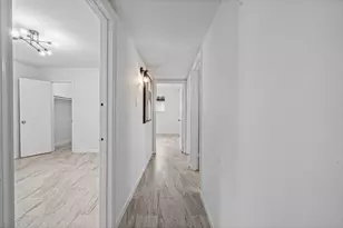 11823 S Willow Cir, Houston, TX 77071 - Photo 17