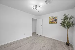 11823 S Willow Cir, Houston, TX 77071 - Photo 19