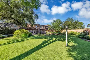 11226 Ivyridge Rd, Houston, TX 77043 - Photo 3