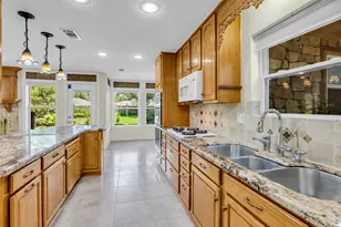 11226 Ivyridge Rd, Houston, TX 77043 - Photo 13