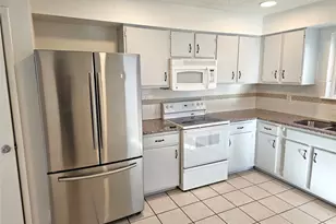 17211 Heritage Bay Dr, Webster, TX 77598 - Photo 9