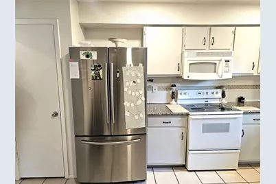 17211 Heritage Bay Drive, Webster, TX 77598 - Photo 9