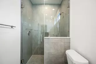 8210 Venus St, Houston, TX 77088 - Photo 21