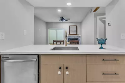 8100 Cambridge Street #125, Houston, TX 77054 - Photo 11