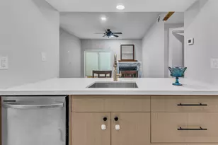 8100 Cambridge St, Houston, TX 77054 - Photo 11