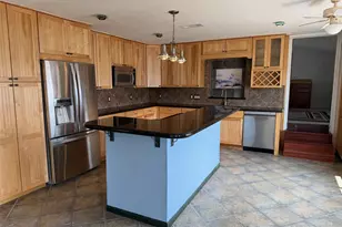 1219 Pilot Ln, Galveston, TX 77554 - Photo 9