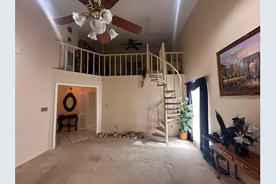219 Kings Court, Stafford, TX 77477 - Photo 9