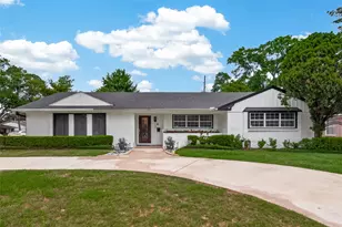 5666 Overbrook Ln, Houston, TX 77056 - Photo 1