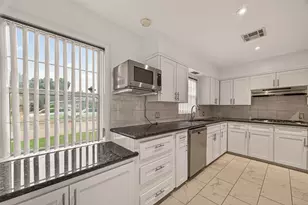 5666 Overbrook Ln, Houston, TX 77056 - Photo 15