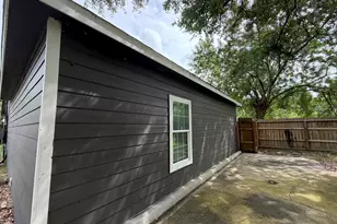 104 Mesquite St, Louise, TX 77455 - Photo 9