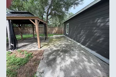 104 Mesquite Street, Louise, TX 77455 - Photo 5