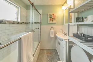 2127 28th St, Galveston, TX 77550 - Photo 9