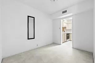 2601 Bellefontaine St, Houston, TX 77025 - Photo 11