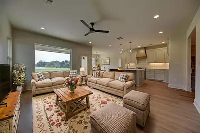 1033 South Masonic Street, Bellville, TX 77418 - Photo 3