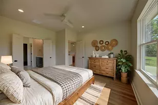 1033 S Masonic St, Bellville, TX 77418 - Photo 5