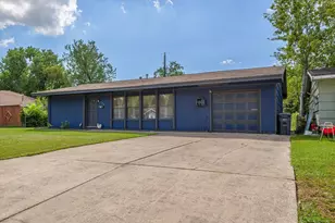 213 Highland Dr, Hitchcock, TX 77563 - Photo 1