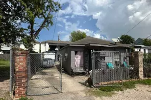 4406 Allen St, Houston, TX 77007 - Photo 1