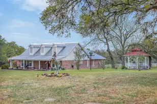 1089 Club Ln, Columbus, TX 78934 - Photo 1