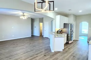 8530 E Highlands Crossing, Highlands, TX 77562 - Photo 3