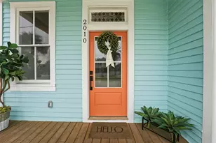 2010 Rosenberg St, Galveston, TX 77550 - Photo 3