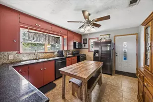 1011 Atchison St, Sealy, TX 77474 - Photo 7