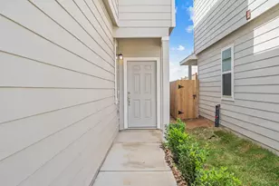 3915 Deledda Dr, Katy, TX 77493 - Photo 3