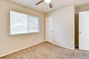 13106 Townwood Dr, Houston, TX 77045 - Photo 11