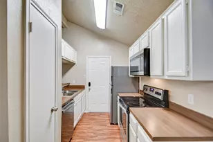 13106 Townwood Dr, Houston, TX 77045 - Photo 7