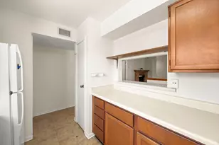 3100 Walnut Bend Ln, Houston, TX 77042 - Photo 11